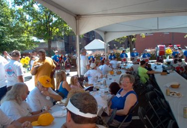 A great meal in the shade, with good company, too.